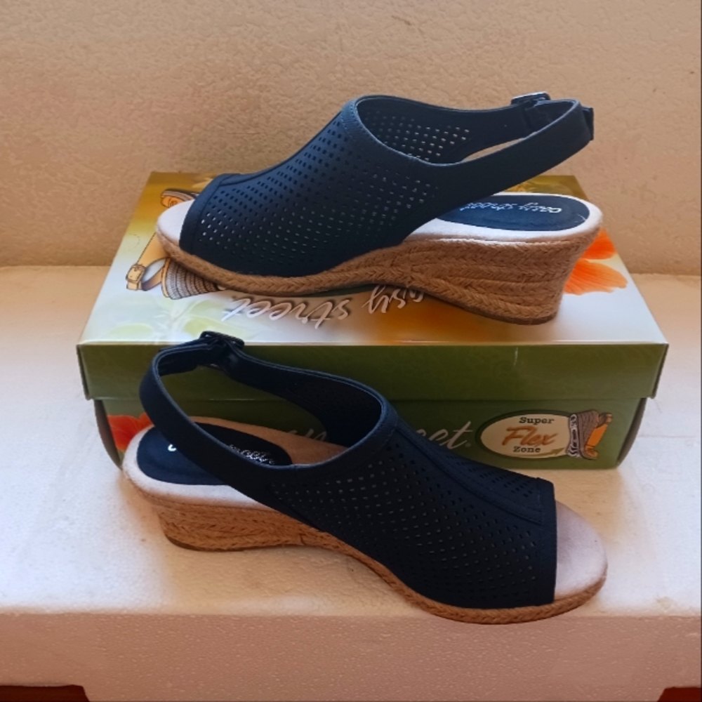 Easy Street - Picture 2 of 4